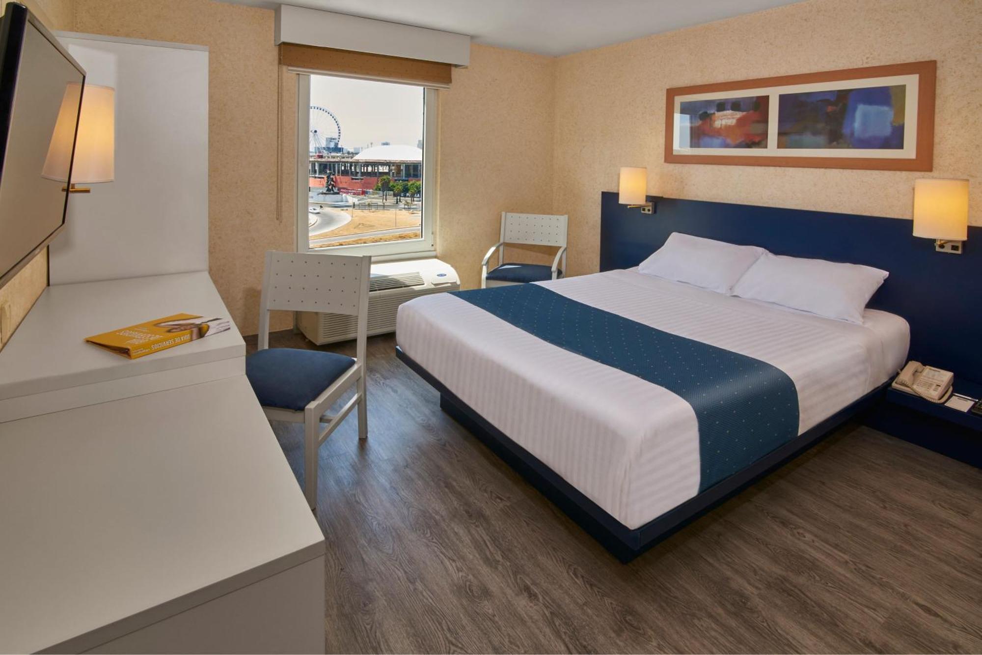 Habitación con cama grande