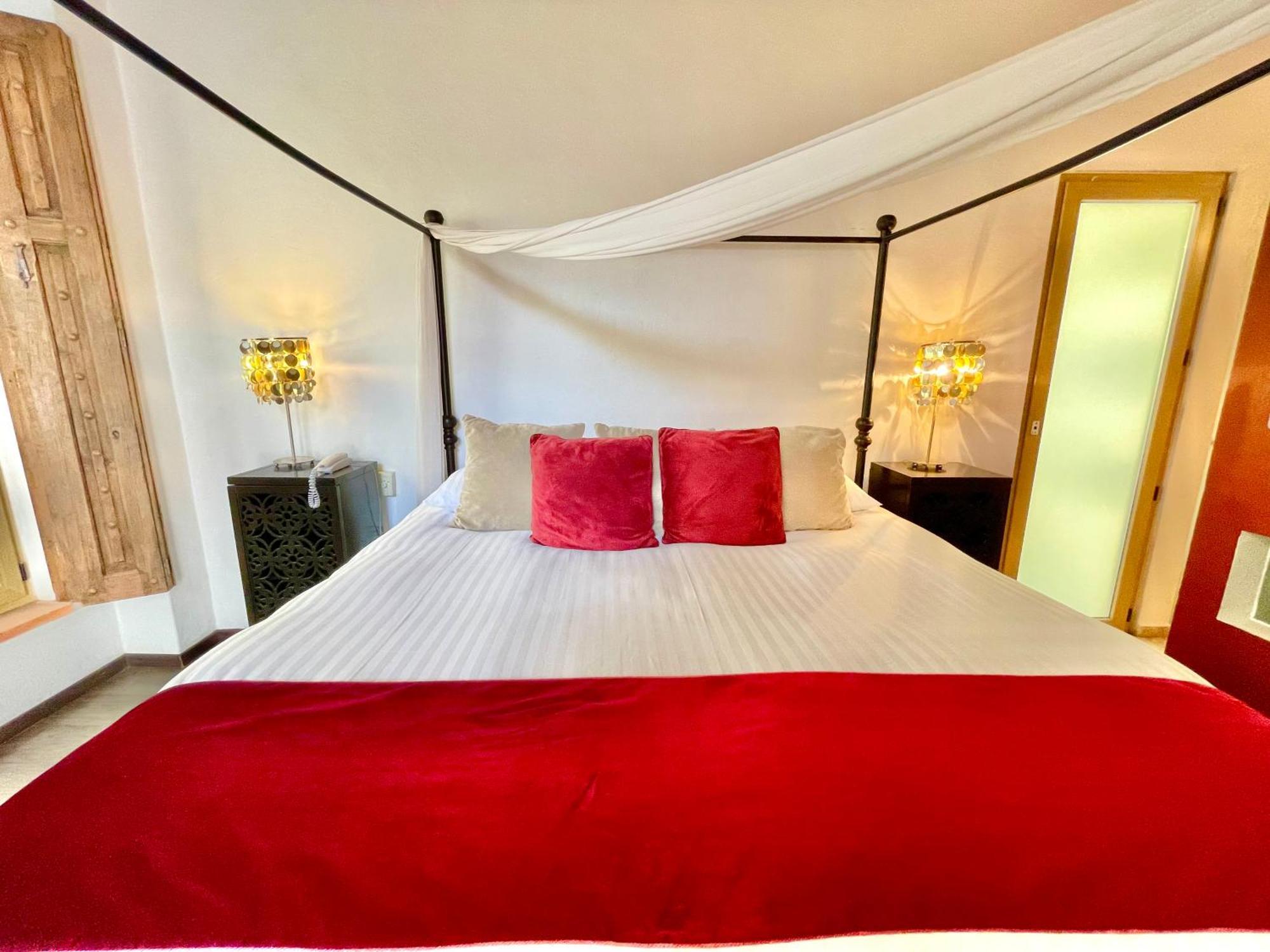 Master Suite Accept Pets