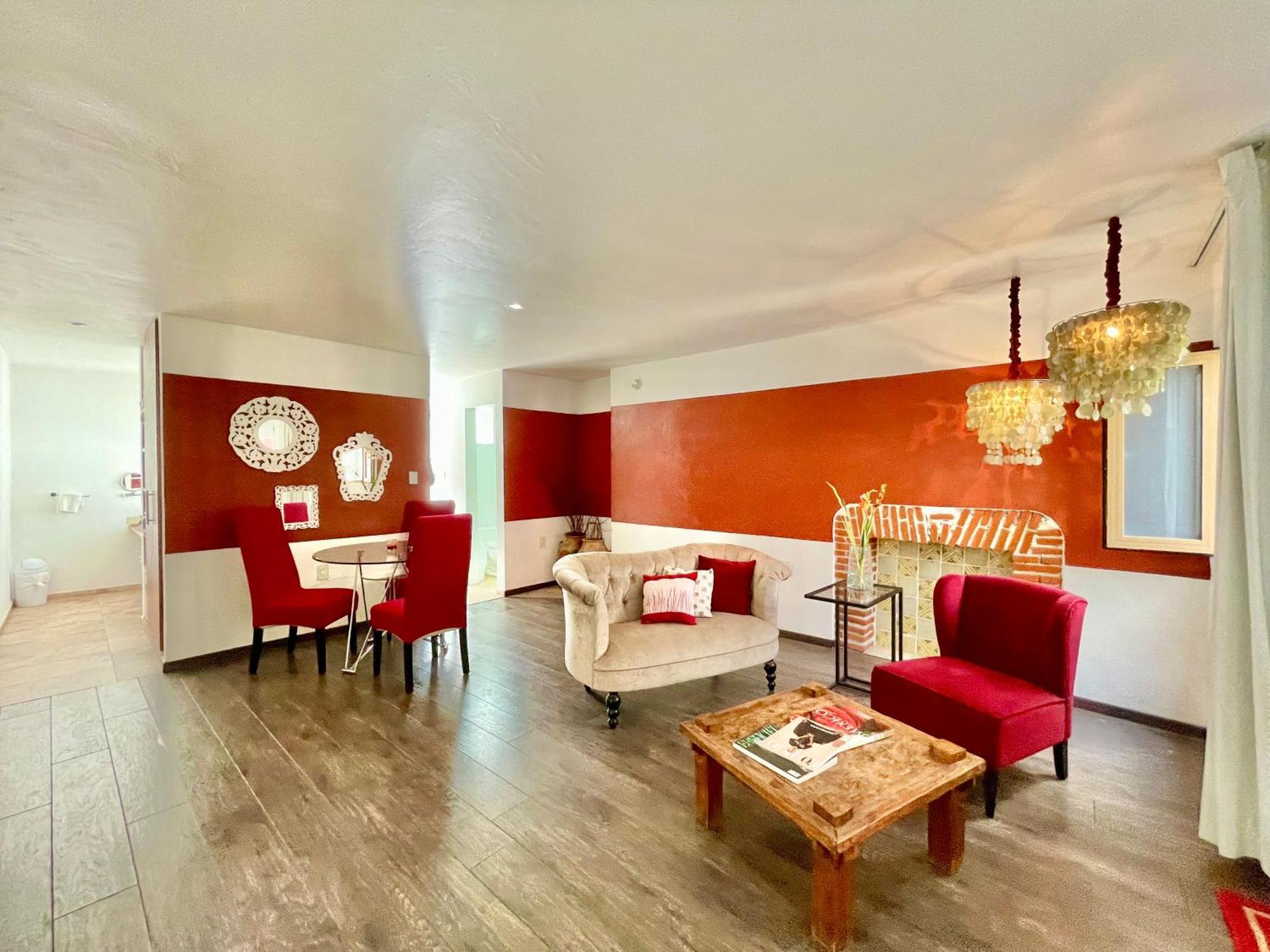 Master Suite Accept Pets